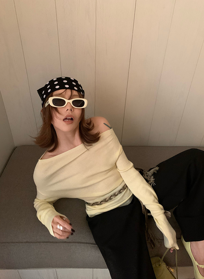 オフショルダースリムリブニットトップス