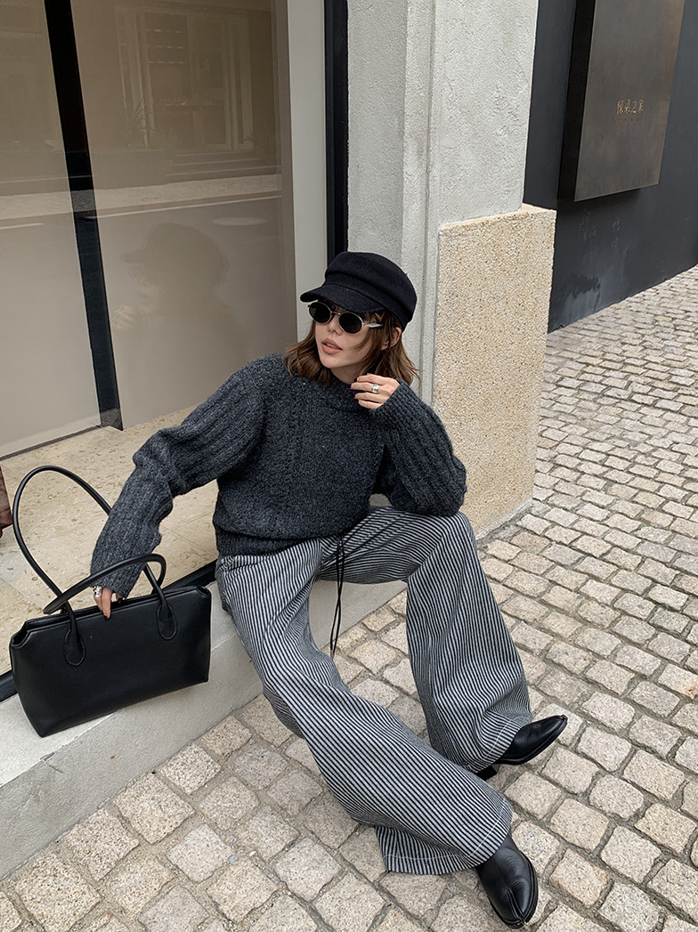 ケーブルニットクルーネックプルオーバー