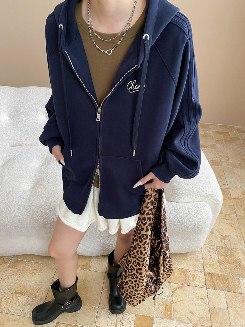 ロゴポイントオーバージップパーカー