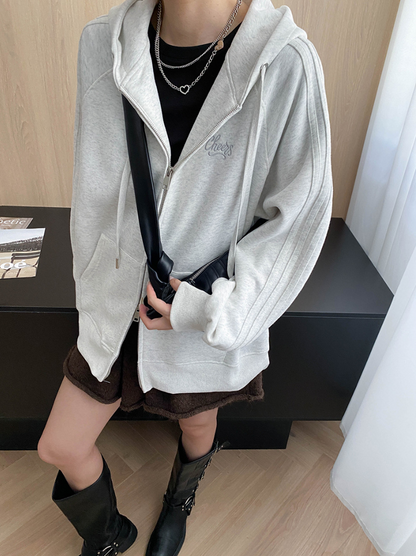 ロゴポイントオーバージップパーカー