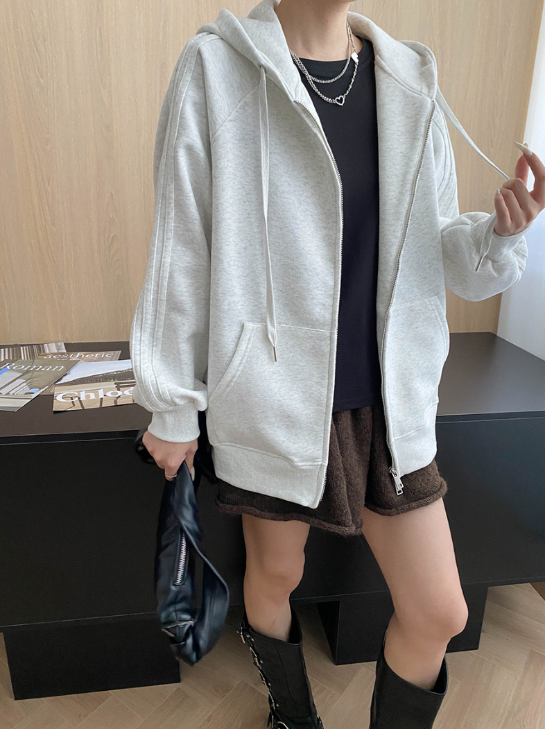 ロゴポイントオーバージップパーカー