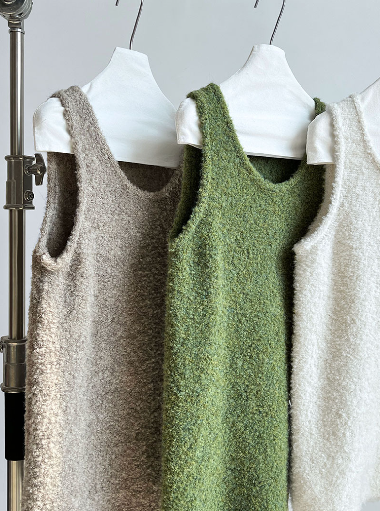 ボアタッチニットベストワンピース