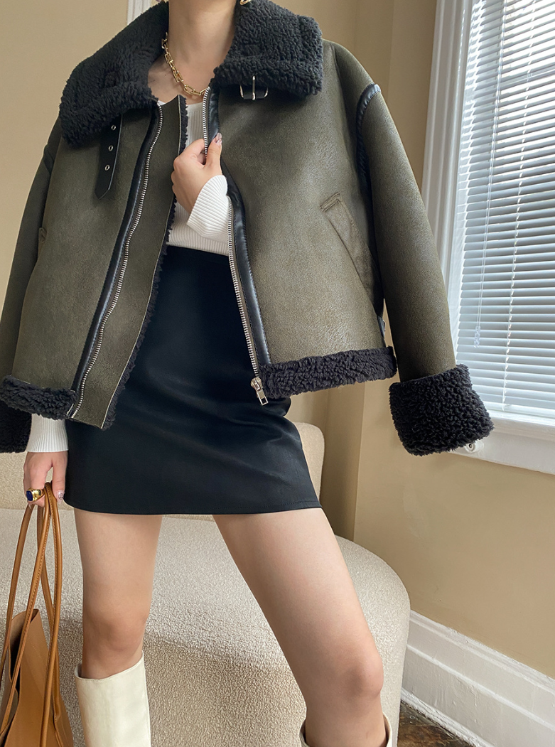 フェイクレザーミニスカート