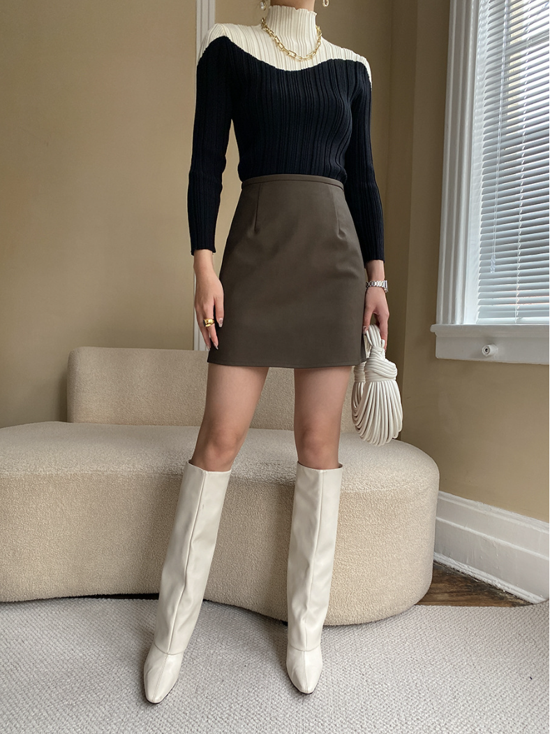 フェイクレザーミニスカート