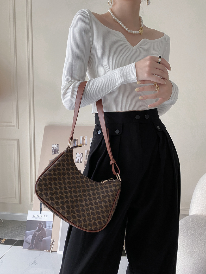 カーブネックリブニットトップス