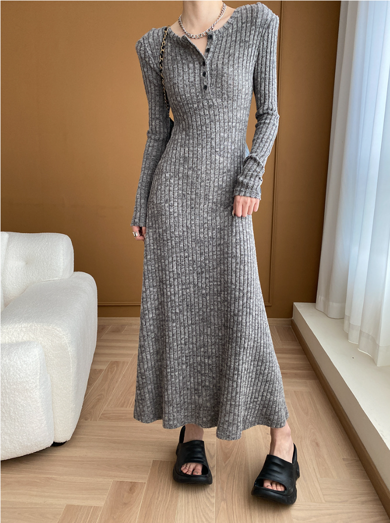 リブニットロングワンピース