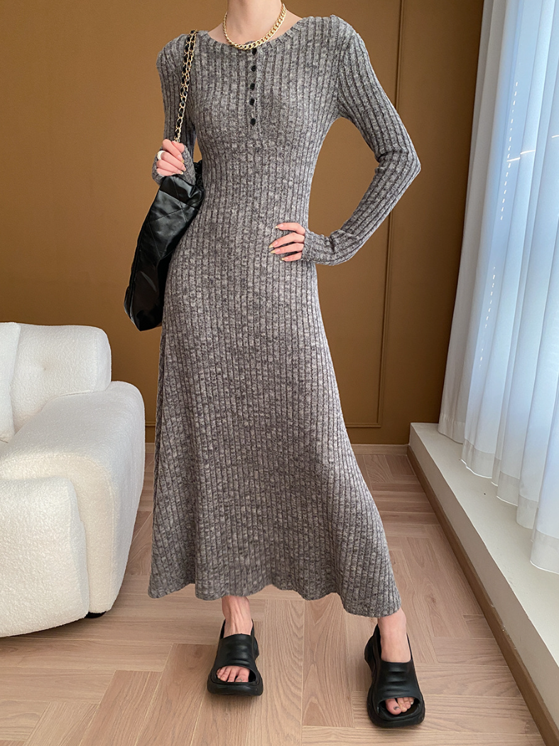 リブニットロングワンピース