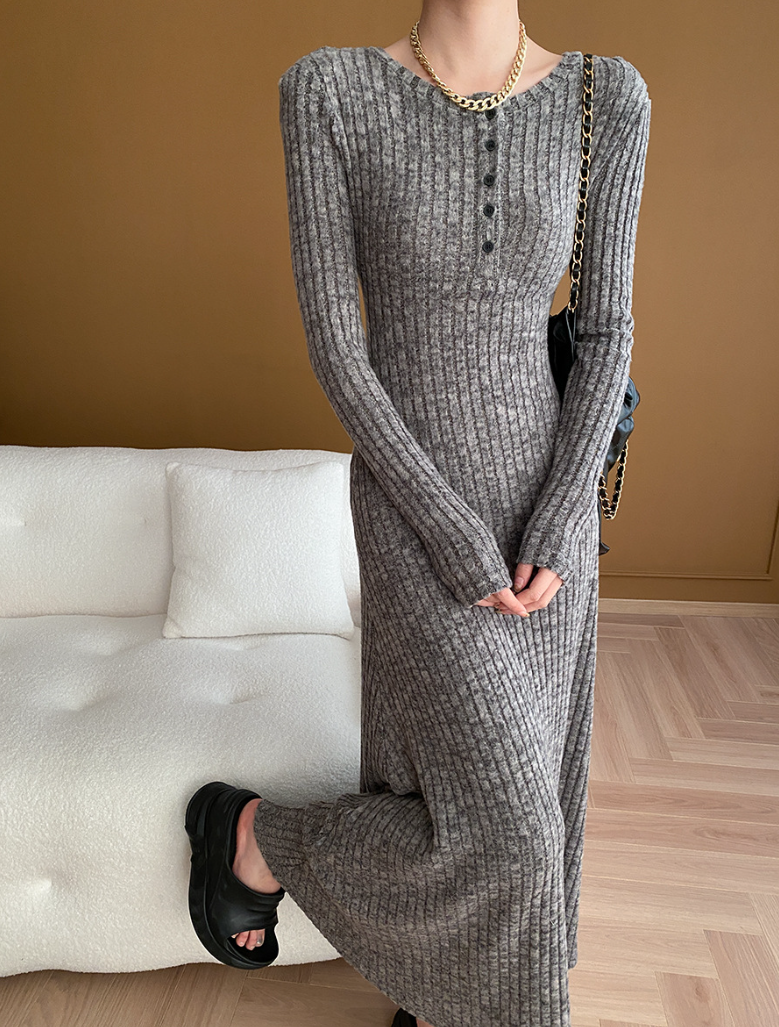 リブニットロングワンピース