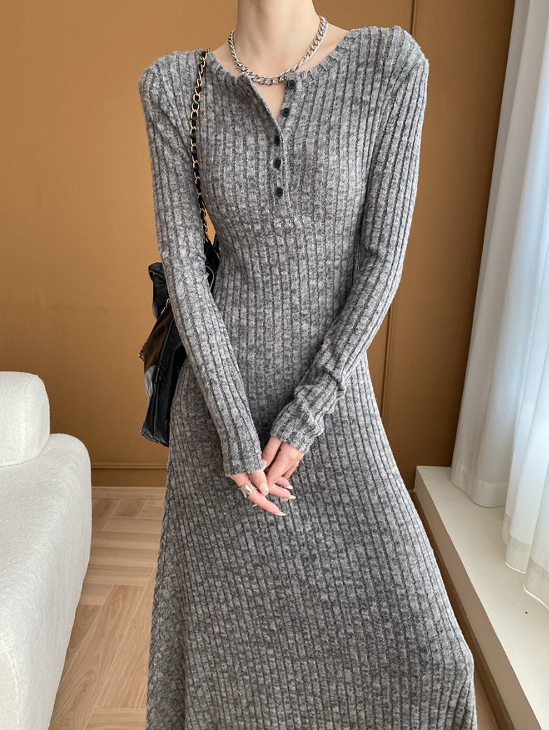 リブニットロングワンピース