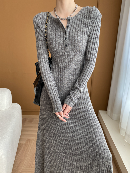 リブニットロングワンピース