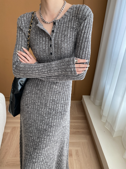リブニットロングワンピース