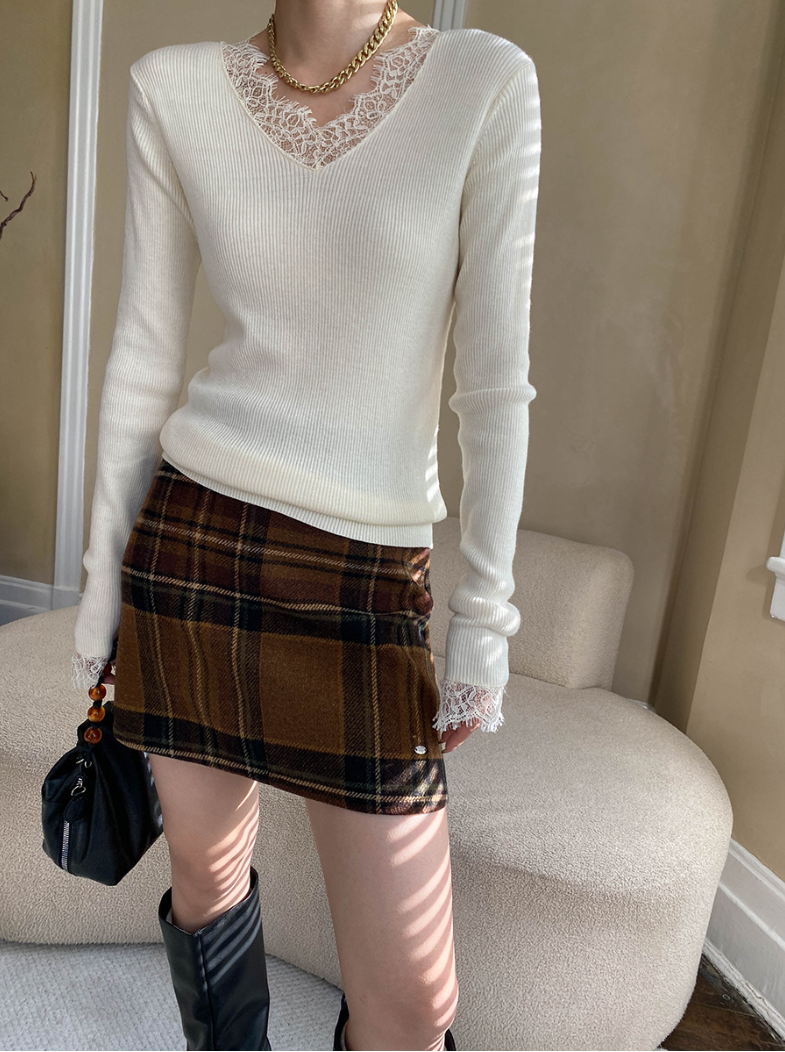 レーストリムVネックリブニット