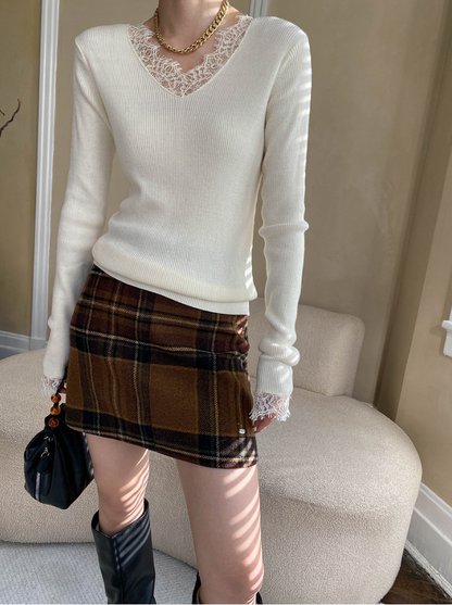 レーストリムVネックリブニット