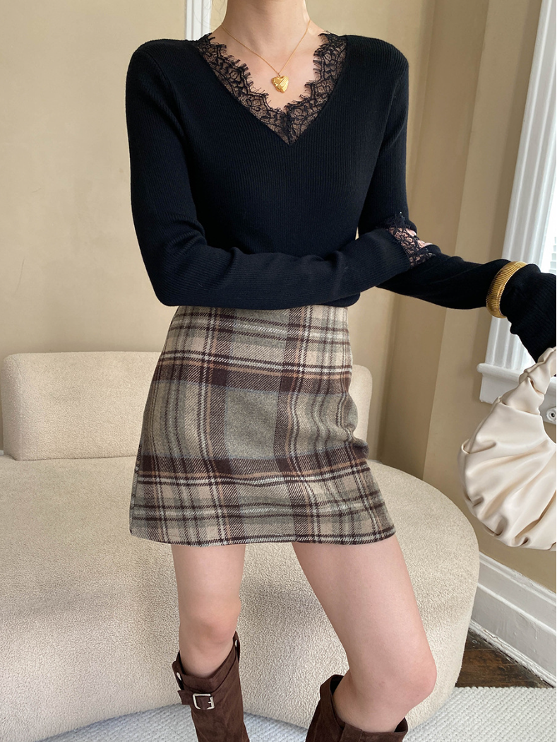 レーストリムVネックリブニット