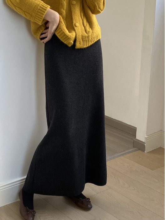 ニットナローロングスカート