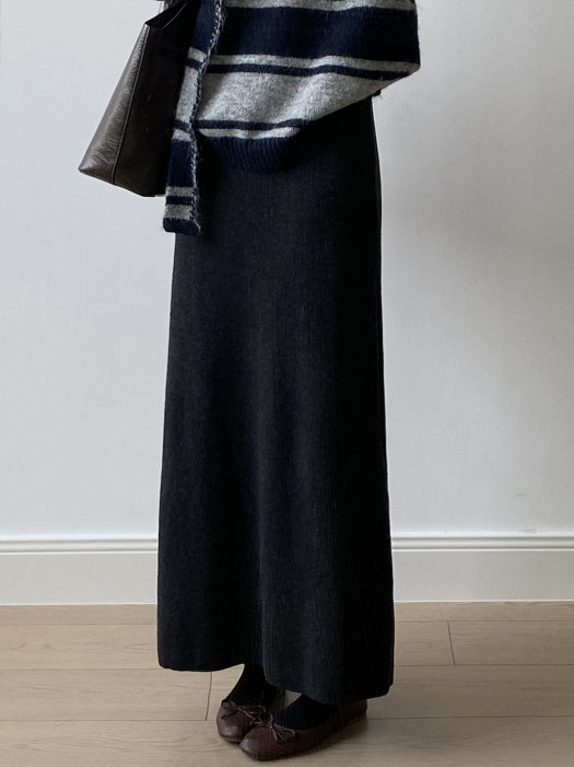 ニットナローロングスカート