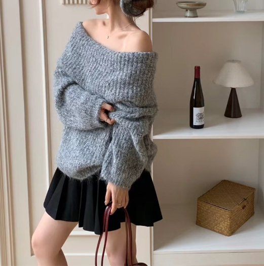 オフショルダーモヘアタッチルーズニット
