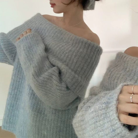 オフショルダーモヘアタッチルーズニット