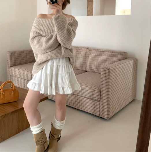 オフショルダーモヘアタッチルーズニット