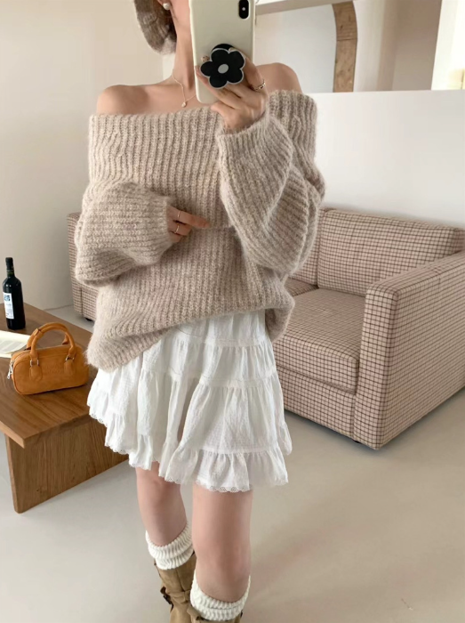 オフショルダーモヘアタッチルーズニット