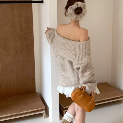 オフショルダーモヘアタッチルーズニット