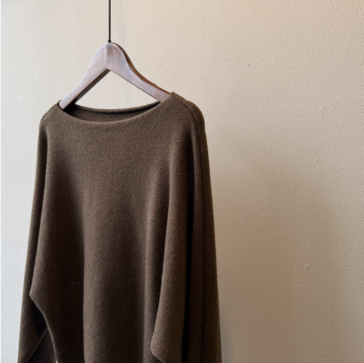 シンプルワンショルニット