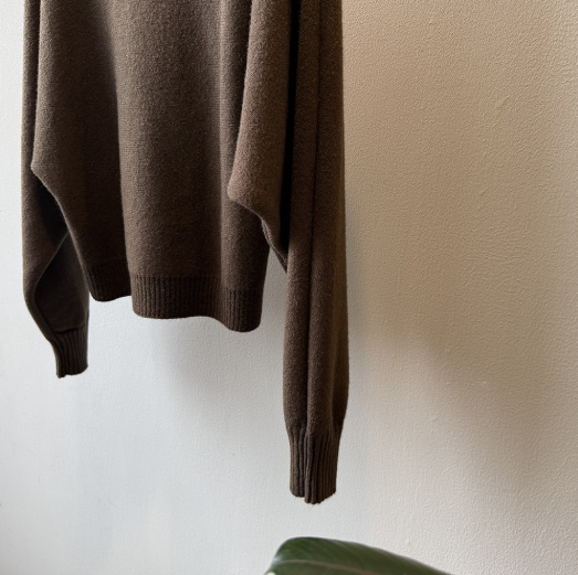 シンプルワンショルニット