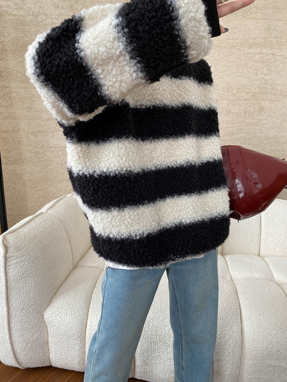 【11/28(金)PM12:00～販売START】ボアストライプモコモコオーバートップス