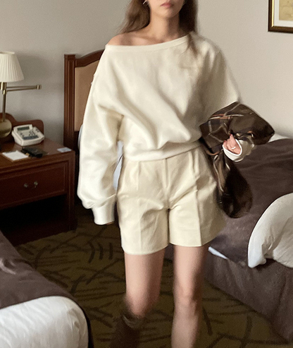 【予約】［ SET ］オフショルスウェットトップス × クラシカルラインセンタープレスワイドパンツ