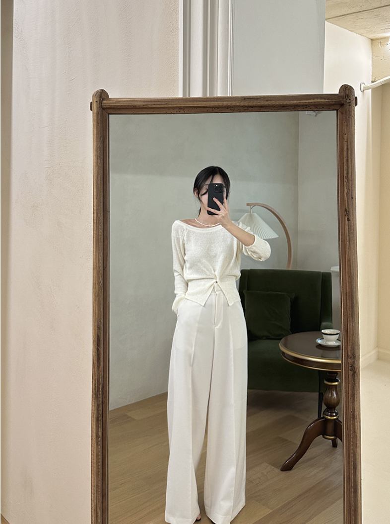 【予約】［ SET ］オフショルスウェットトップス × クラシカルラインセンタープレスワイドパンツ