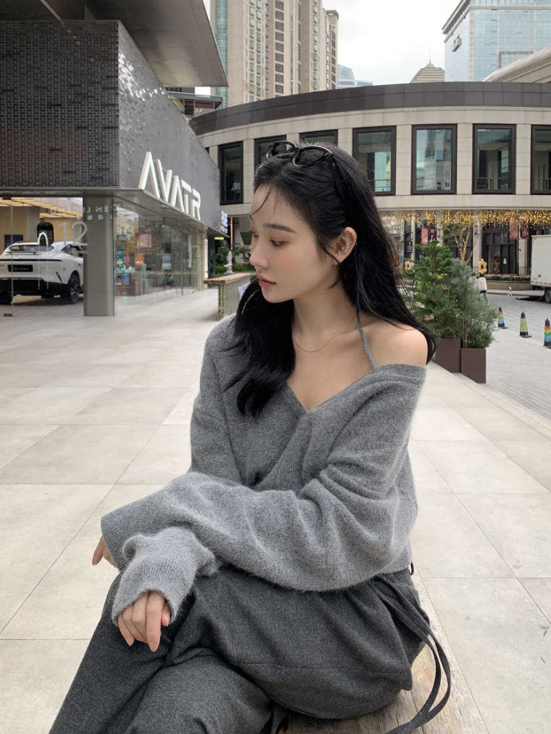 【即納】クロスストラップオフショルニットトップ