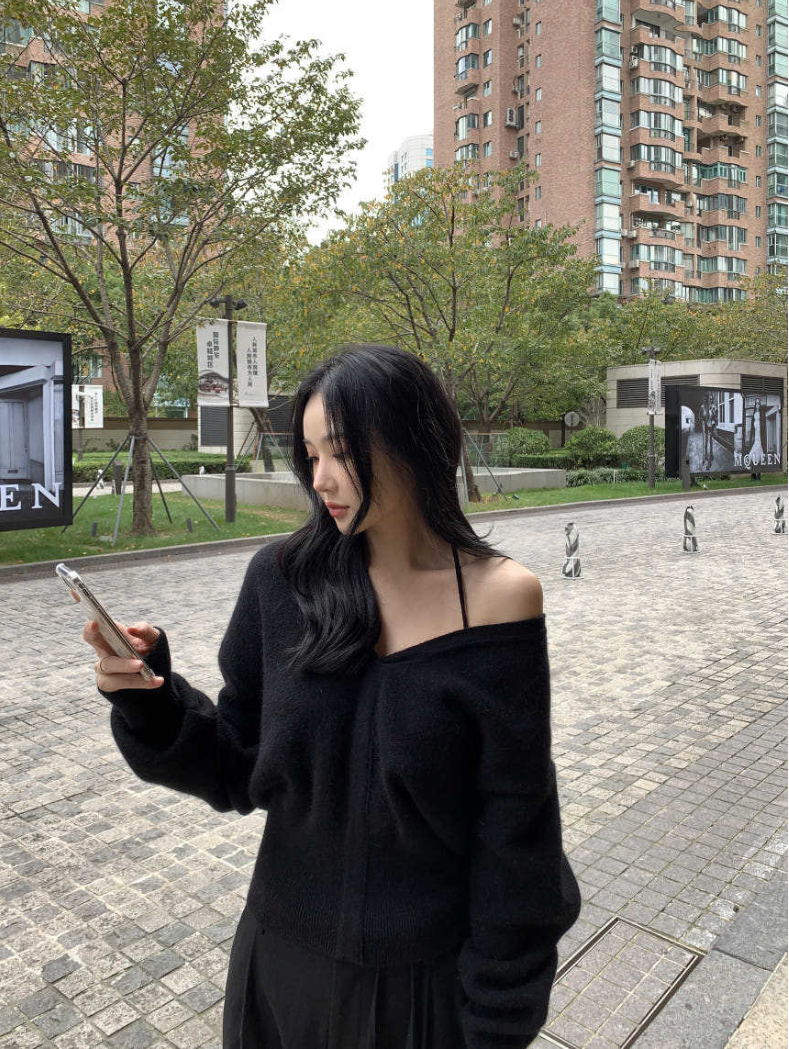 【即納】クロスストラップオフショルニットトップ