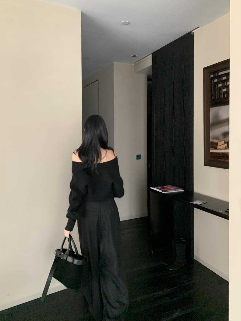 【即納】クロスストラップオフショルニットトップ