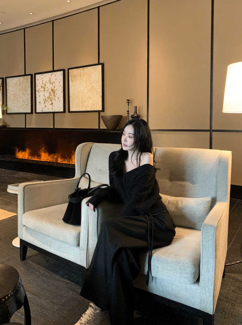 【即納】クロスストラップオフショルニットトップ