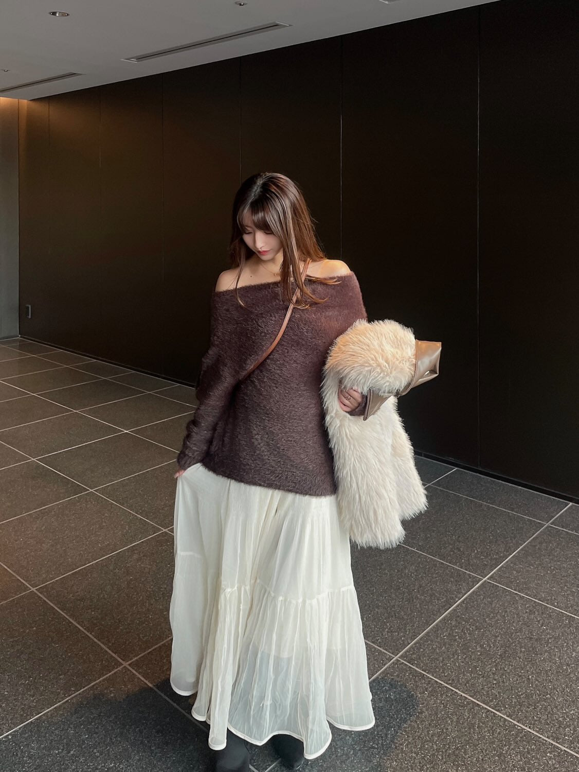 ［ SET ］モヘアライクフェザーニットプルオーバー × ティアードシフォンロングスカート