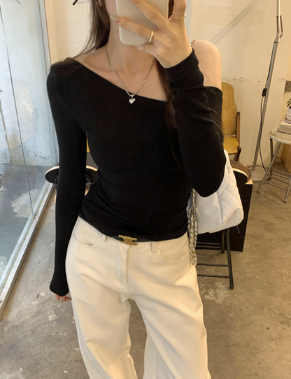 ［ CALEN × BLACKOUT ］ワンショルダータイトトップス ‐ Bellissima