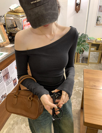 ［ CALEN × BLACKOUT ］ワンショルダータイトトップス ‐ Bellissima