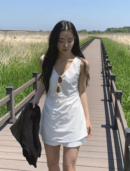 バックスリットノースリーブカットソー