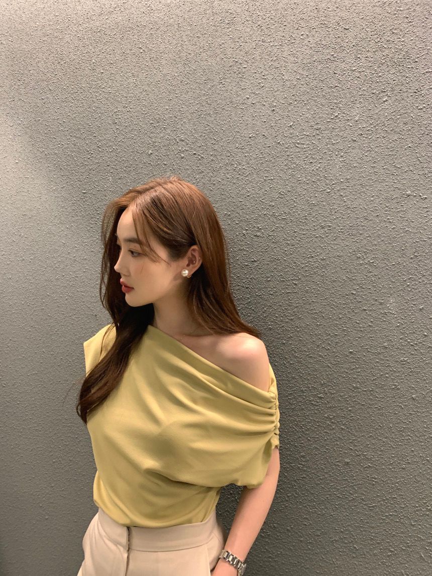 即納【新作 4/10(金)12:00～販売START】ギャザードレープワンショルトップス