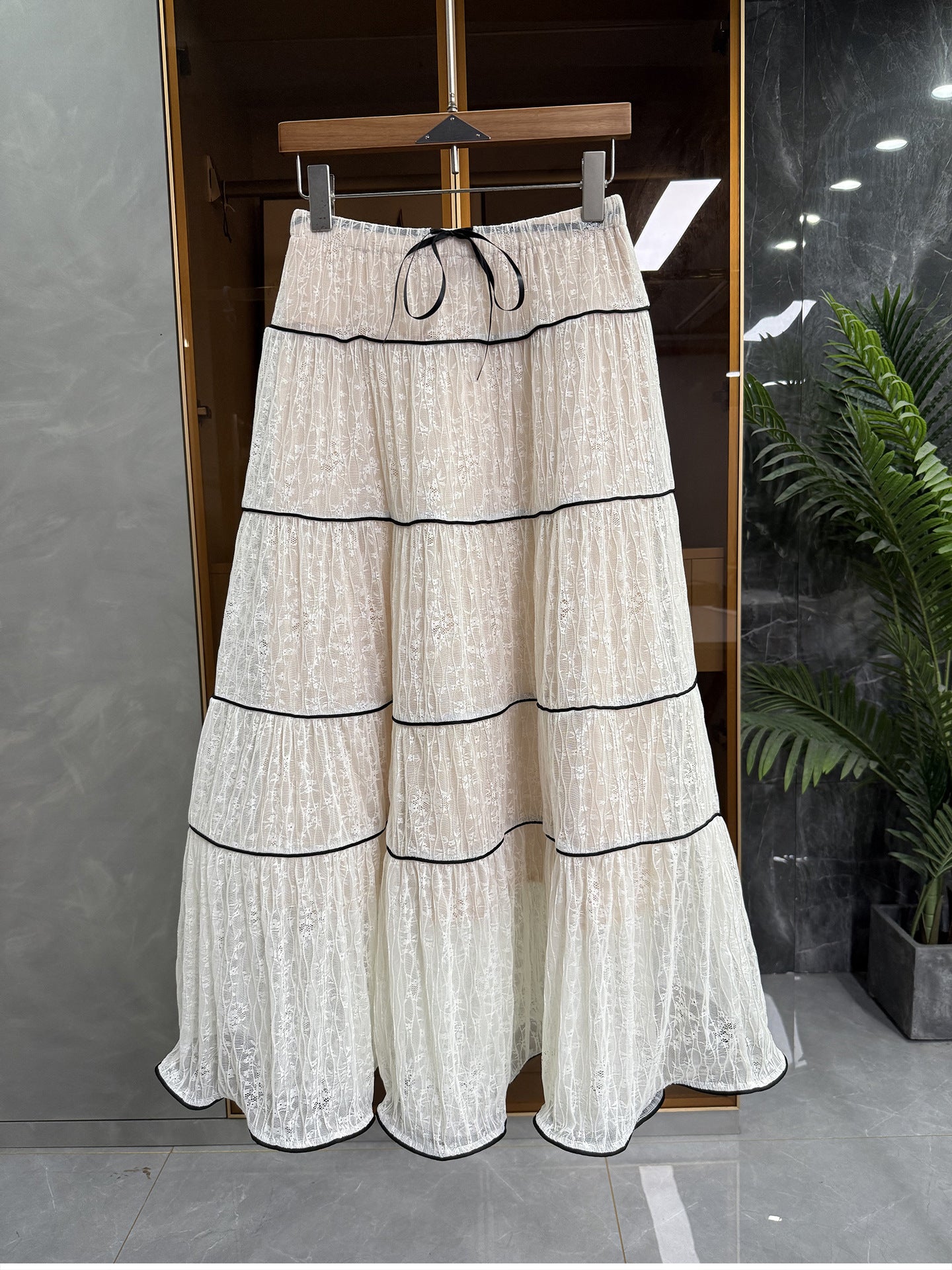 ［ SET ］ケーブルオフショルダーニットトップス×チュールティアードスカート