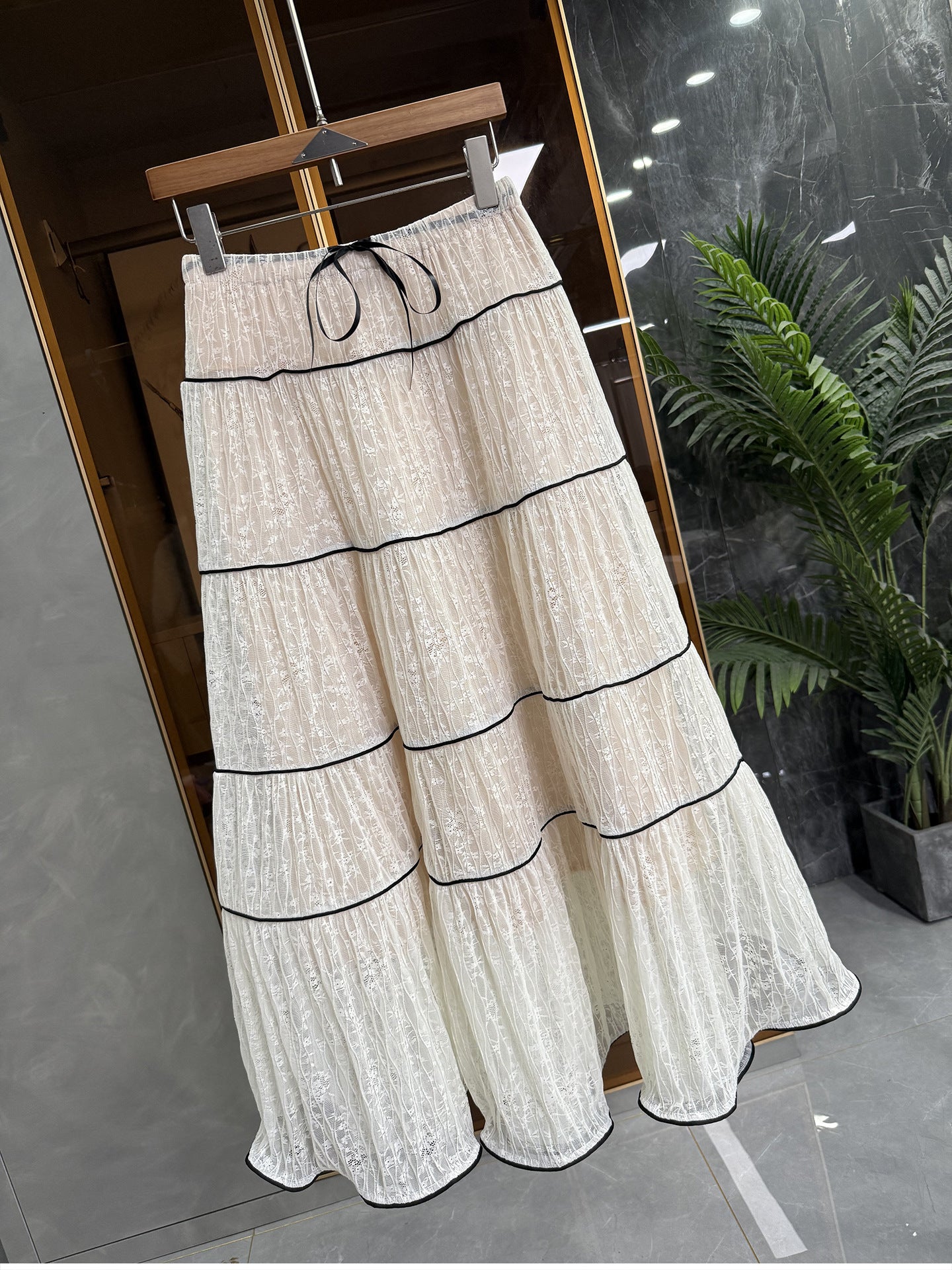 ［ SET ］ケーブルオフショルダーニットトップス×チュールティアードスカート