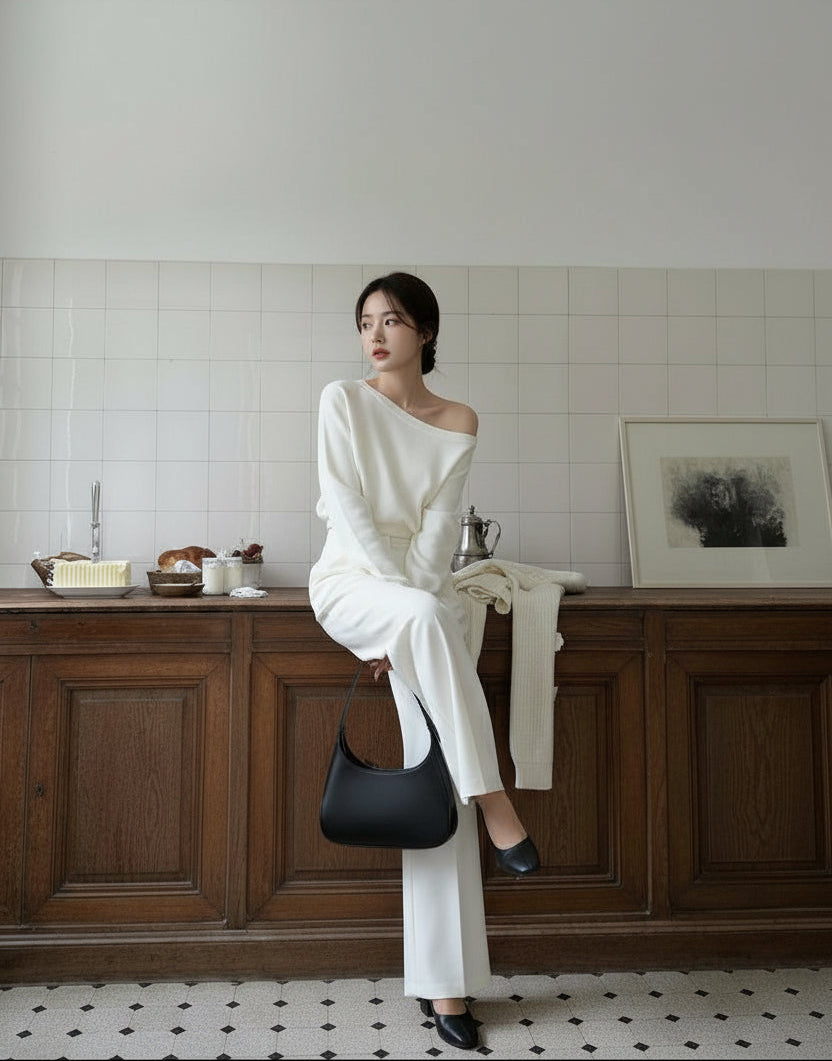 【予約】［ SET ］オフショルスウェットトップス × クラシカルラインセンタープレスワイドパンツ